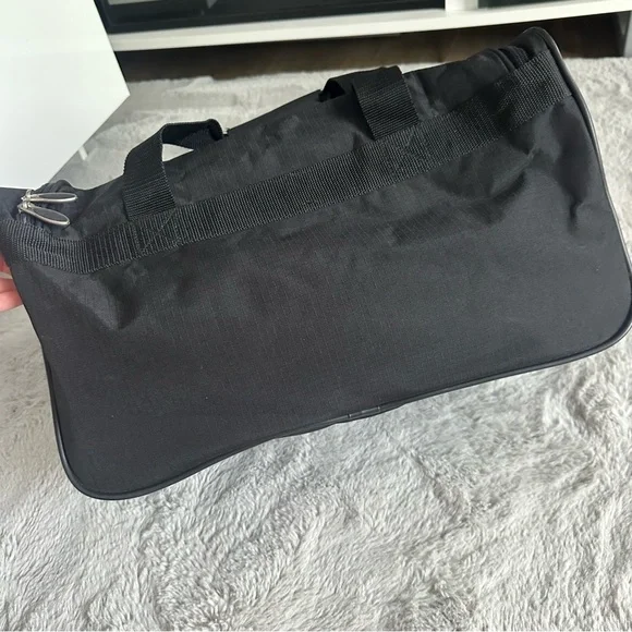 Eddie Bauer Black Duffel Bag Carry On Unisex Men’s Woman’s Tote - Picture 4 of 10